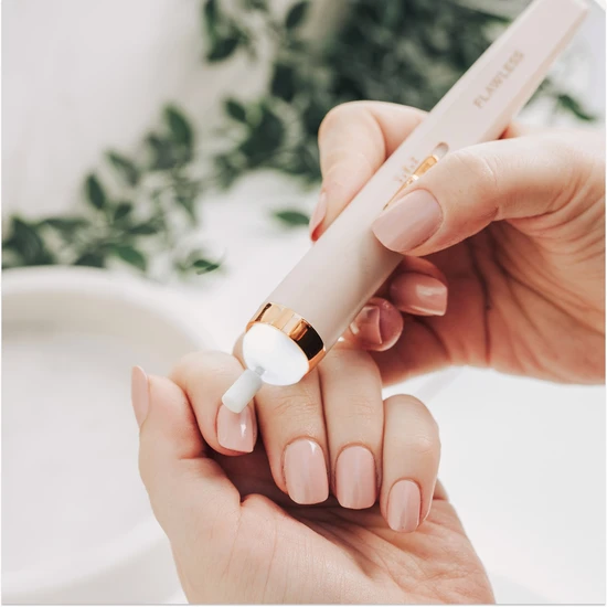 FLAWLESS Finishing Touch Flawless Salon Nails