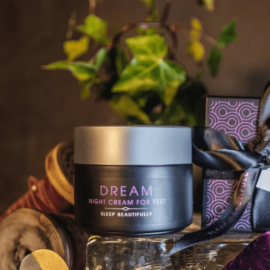 Kiss DREAM NIGHT CREAM FOR FEET Soothe & heal with Lavender & Bergamot