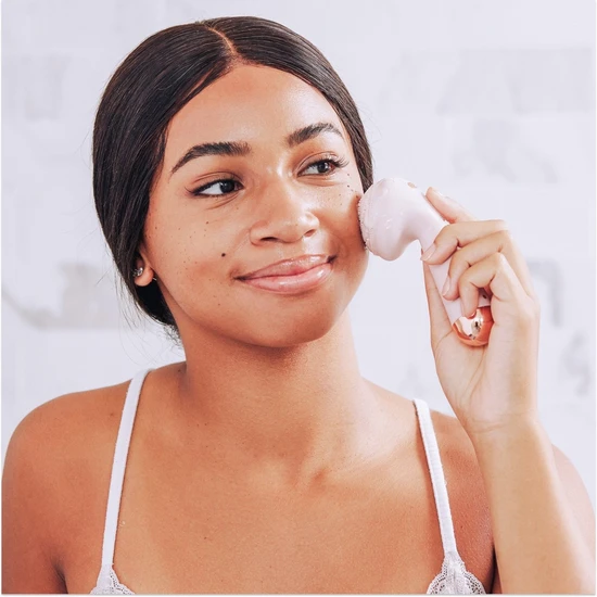 FLAWLESS Finishing Touch Flawless Cleanse Facial Cleanser & Massager