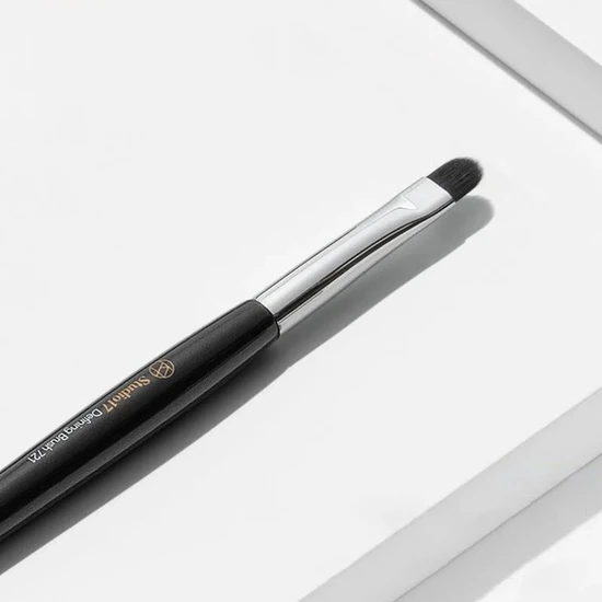 STUDIO17 Detail Eye Defining Brush 721