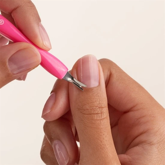essence The Cuticle Trimmer
