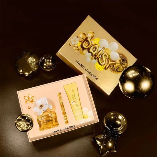 Marc Jacobs Daisy Eau De Toilette 100ml Gift Set 100ml & 10ml Eau De Toilette & 75ml Body Lotion