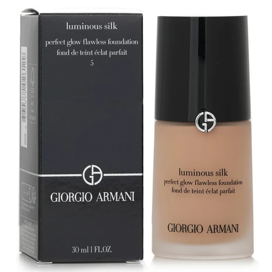 Giorgio Armani Luminous Silk Foundation 5