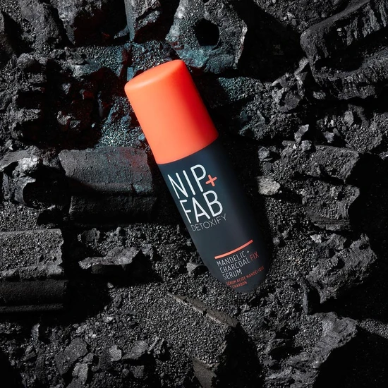 NIP+FAB Charcoal + Mandelic Acid Fix Serum