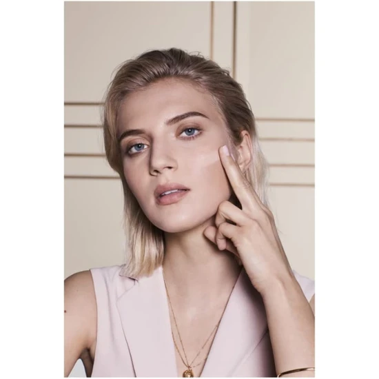 Max Factor Miracle Touch Second Skin Foundation SPF 20 4 Light Medium