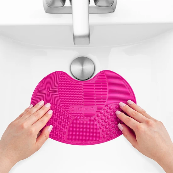Sigma Beauty Spa Express Brush Cleaning Mat Pink