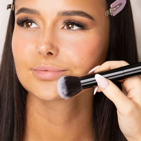 Brushworks No. 6 Double Ended Powder & Buff Brush