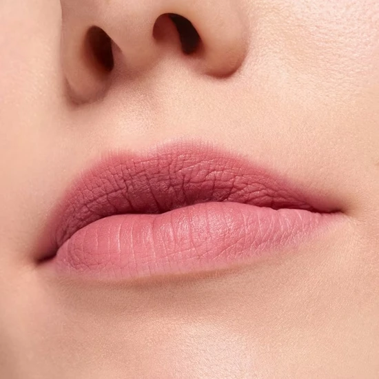 essence BLUR Souffle Matte Lip Cream 06 Pillow Talking