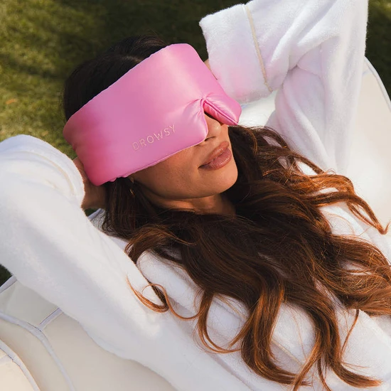 Drowsy Hotel Paradiso Heatwave Eyelash Protecting Mask