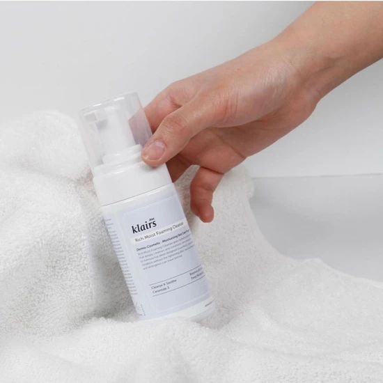 Dear Klairs Rich Moist Foaming Cleanser 100ml