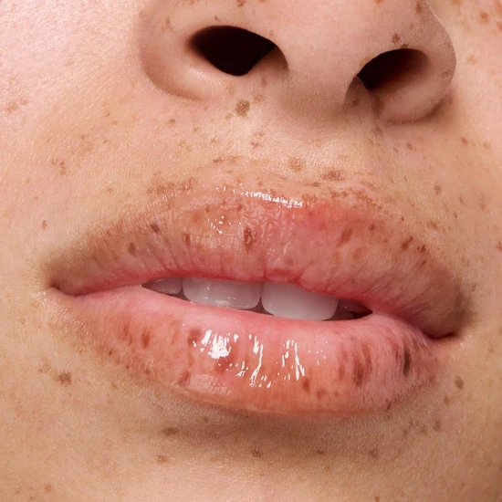 essence Super Peptide Glossy Lip Treatment 01 Peptacular!