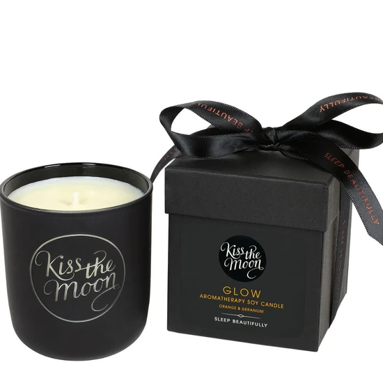 Kiss GLOW AROMATHERAPY SOY CANDLE Revive with Orange & Geranium
