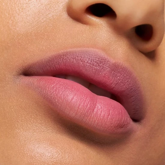 essence BLUR Souffle Matte Lip Cream 06 Pillow Talking