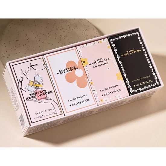 Marc Jacobs Miniatures Women's Fragrance Gift Set 4ml x 4