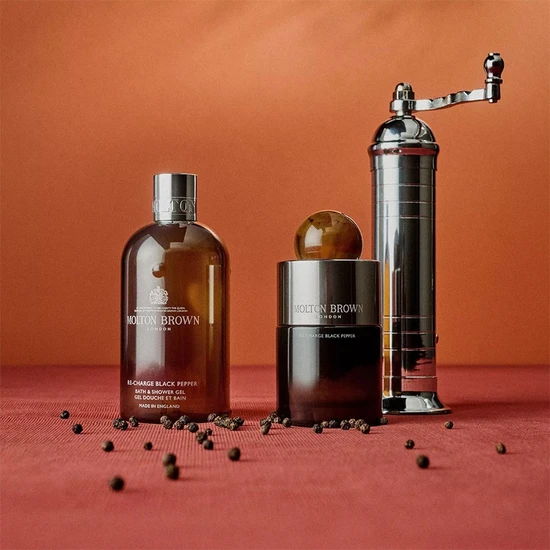 Molton Brown Re-Charge Black Pepper Bath & Shower Gel 300ml