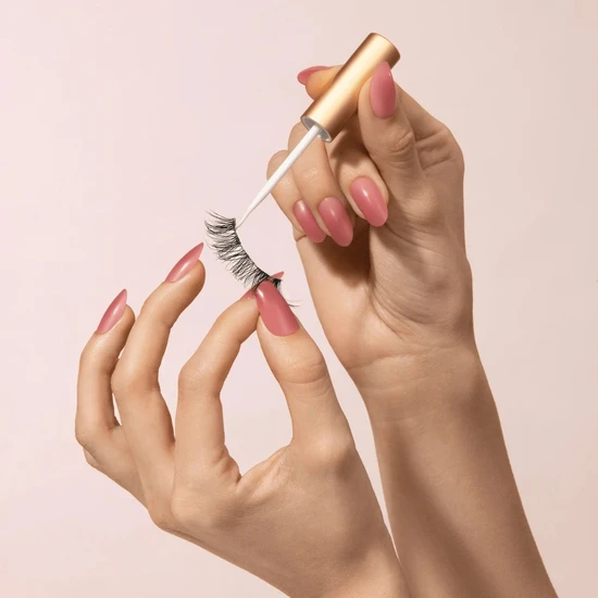 Kiss 24 Hr Strip Eyelash Adhesive Clear